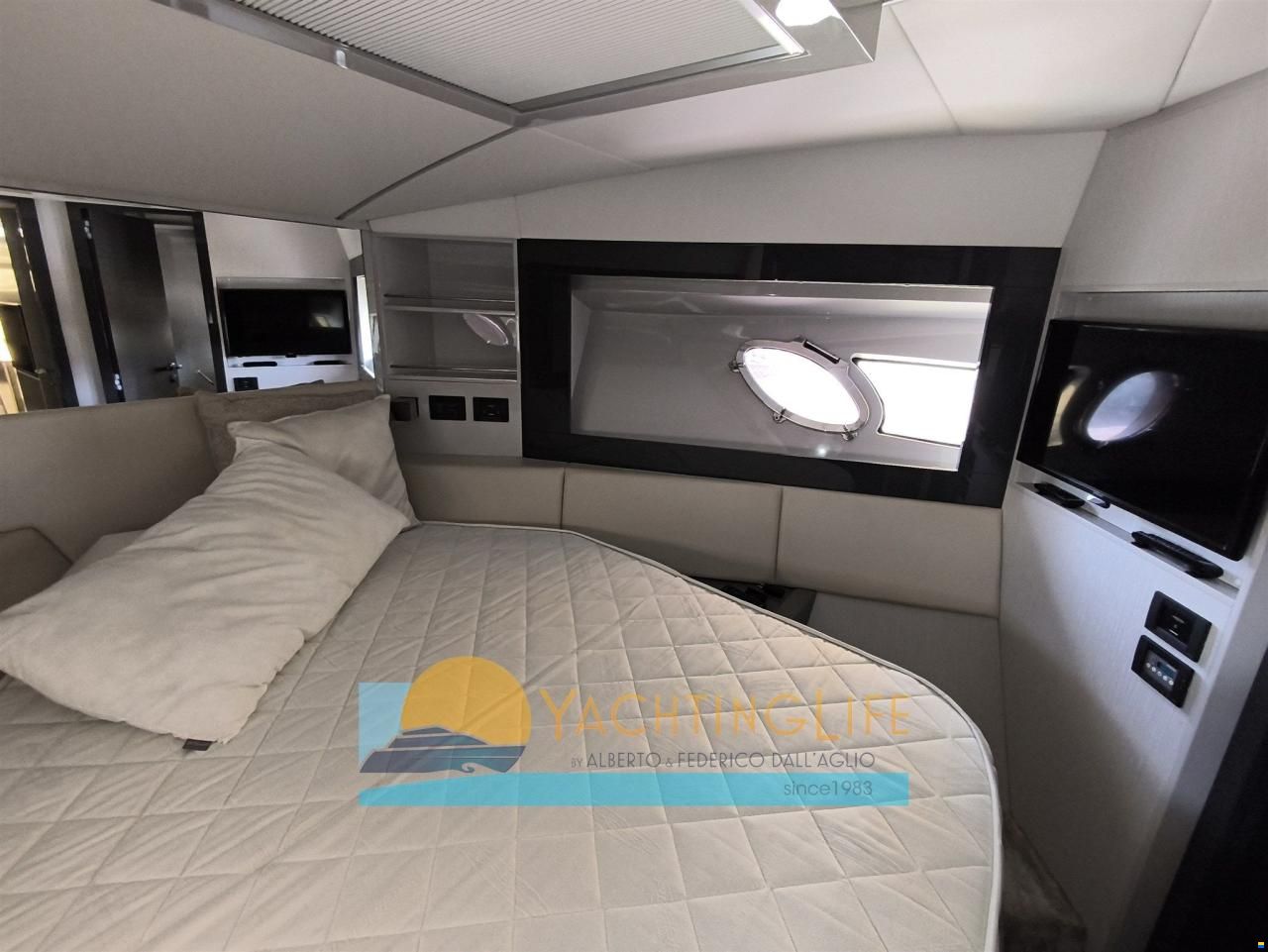 Pershing 5X