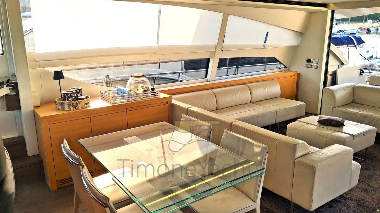 Pershing 82