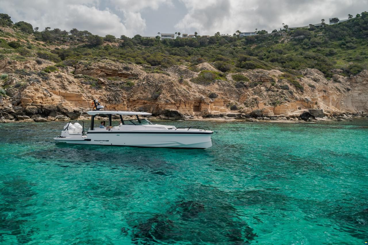 Axopar Yachts Axopar 38 Suntop