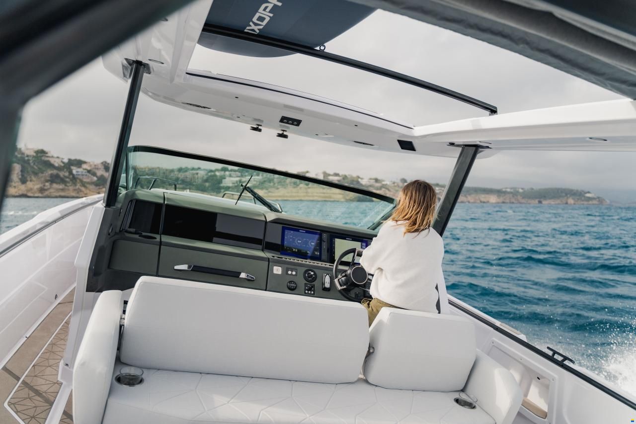 Axopar Yachts Axopar 38 Suntop