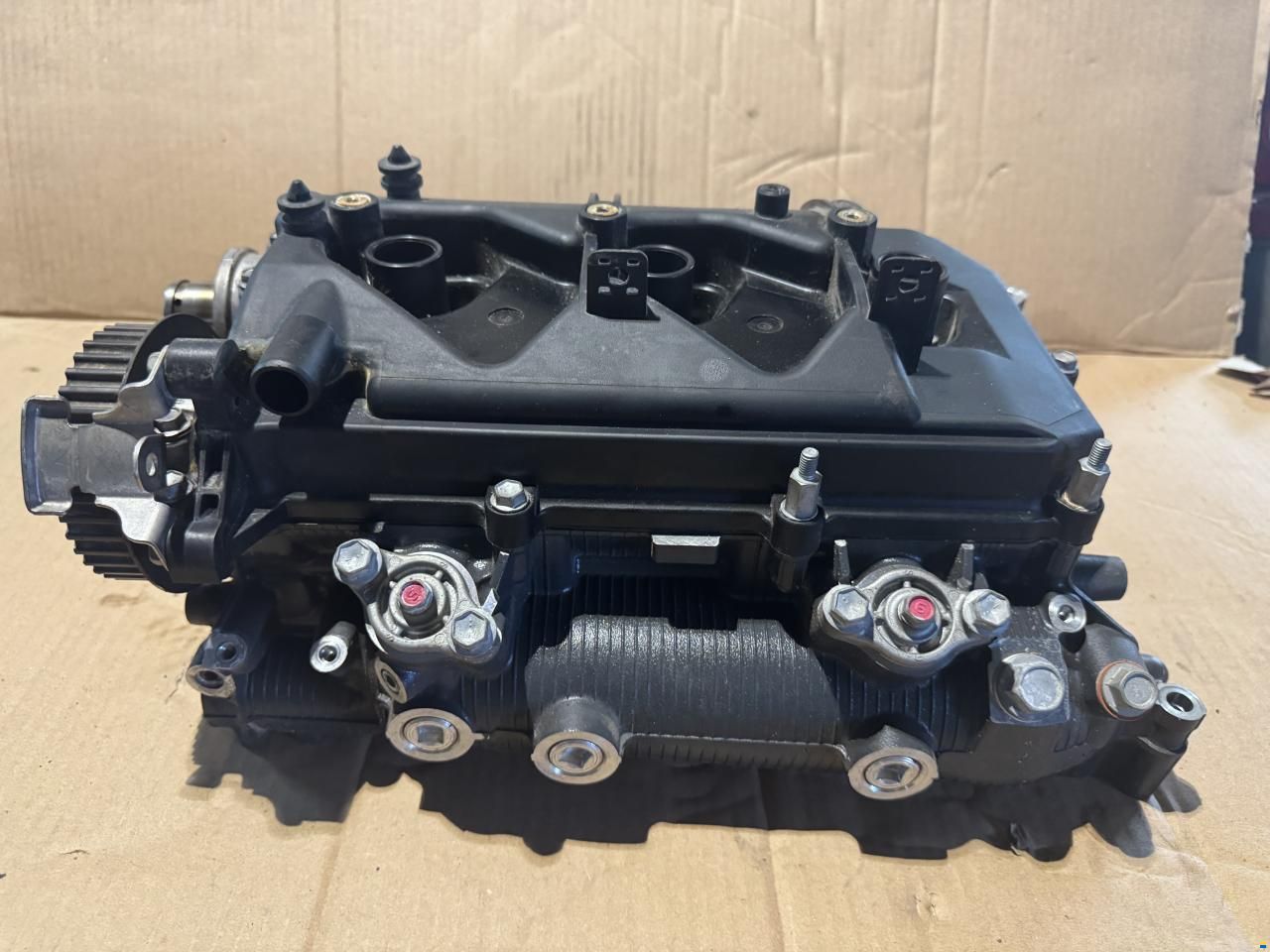 Yamaha F300 cylinder head 225kw OEM