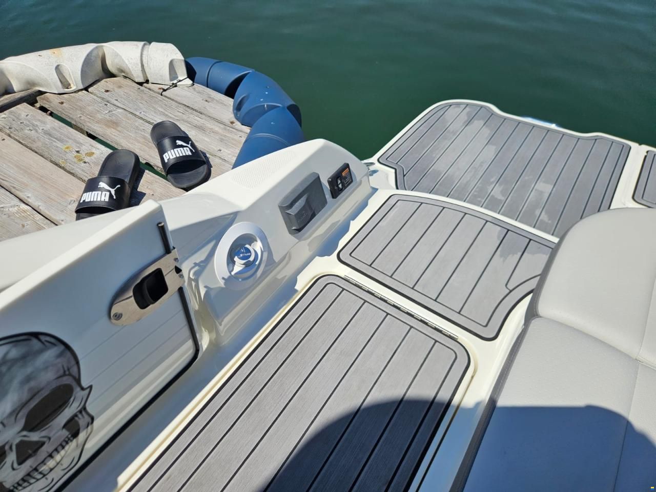 Sea Ray SDX 270