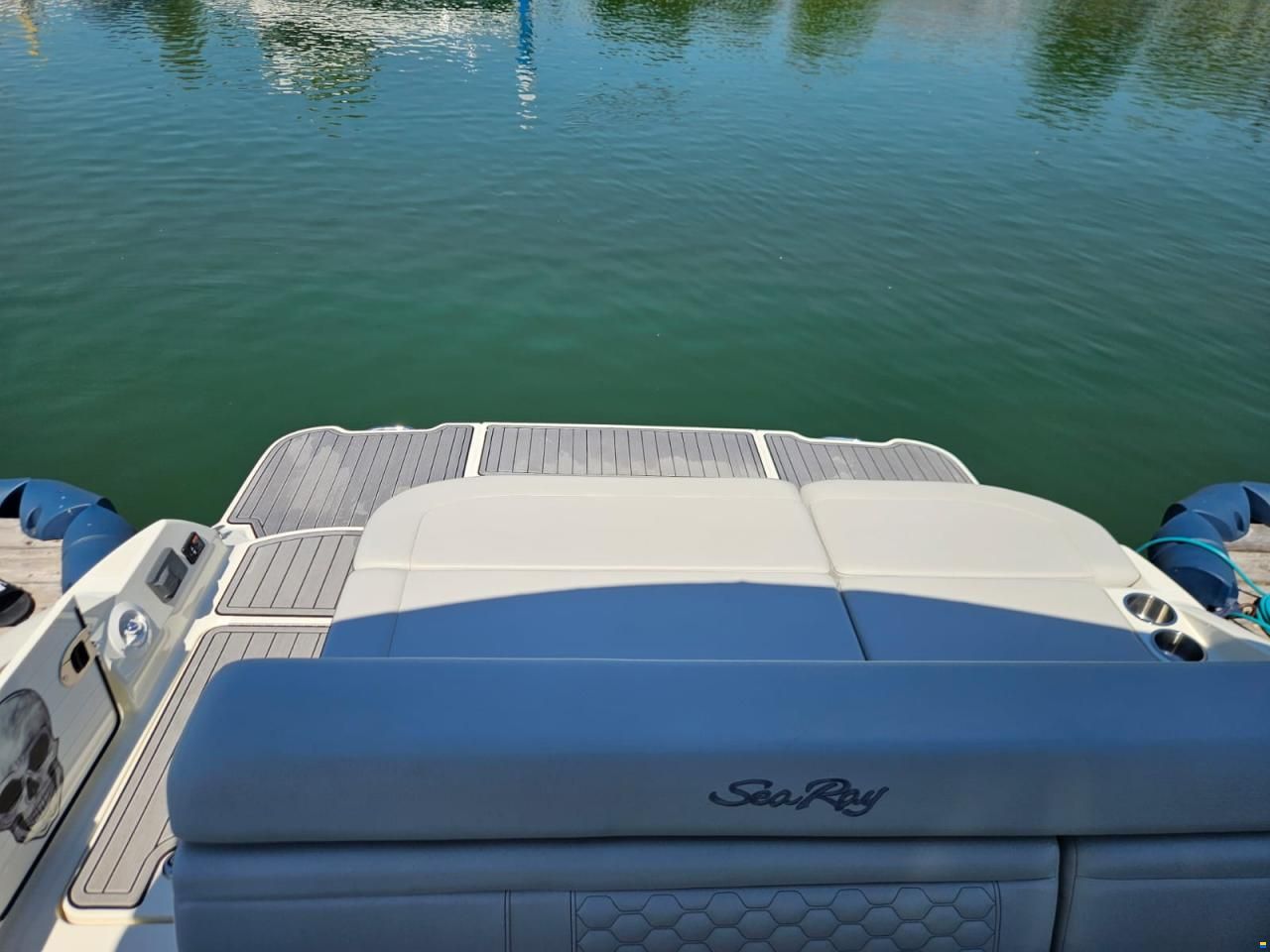 Sea Ray SDX 270