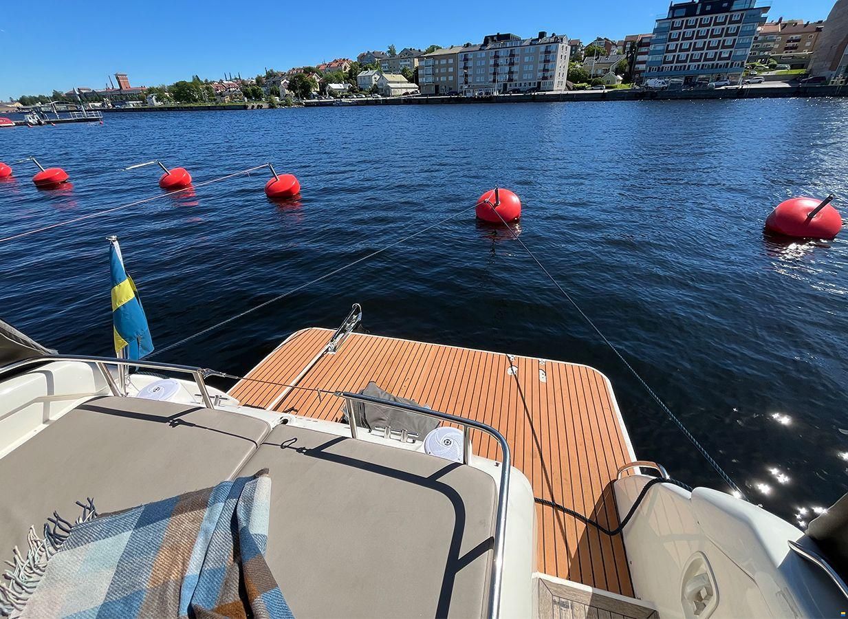 Sunseeker Mustique 42