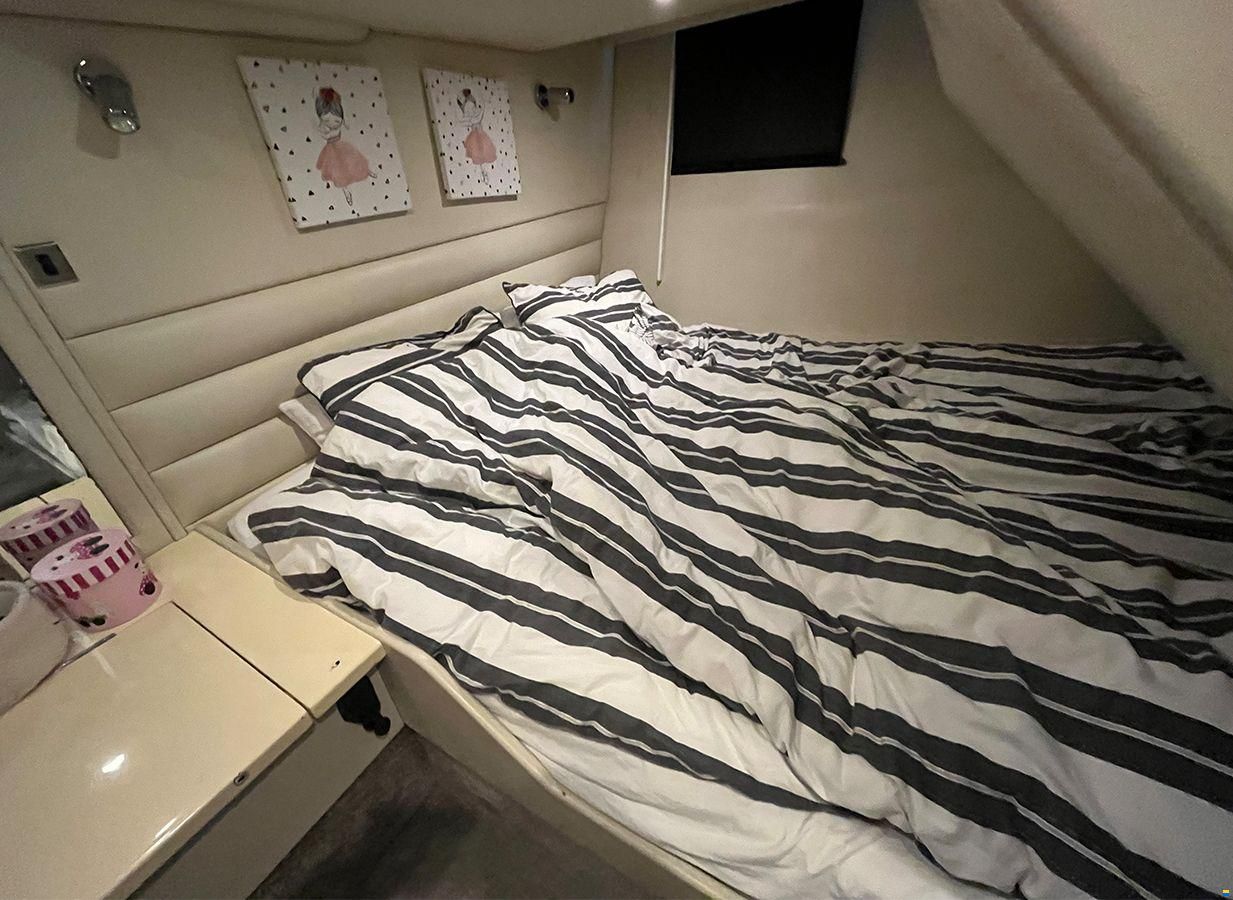 Sunseeker Mustique 42