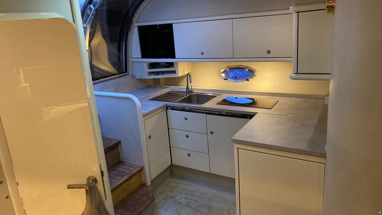 Sunseeker Mustique 42