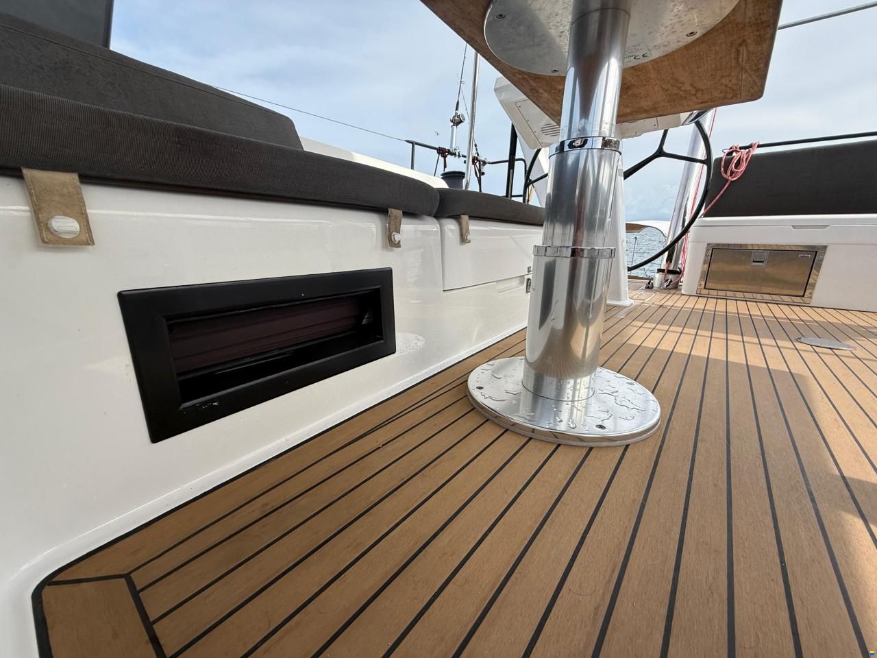 Hanse 548
