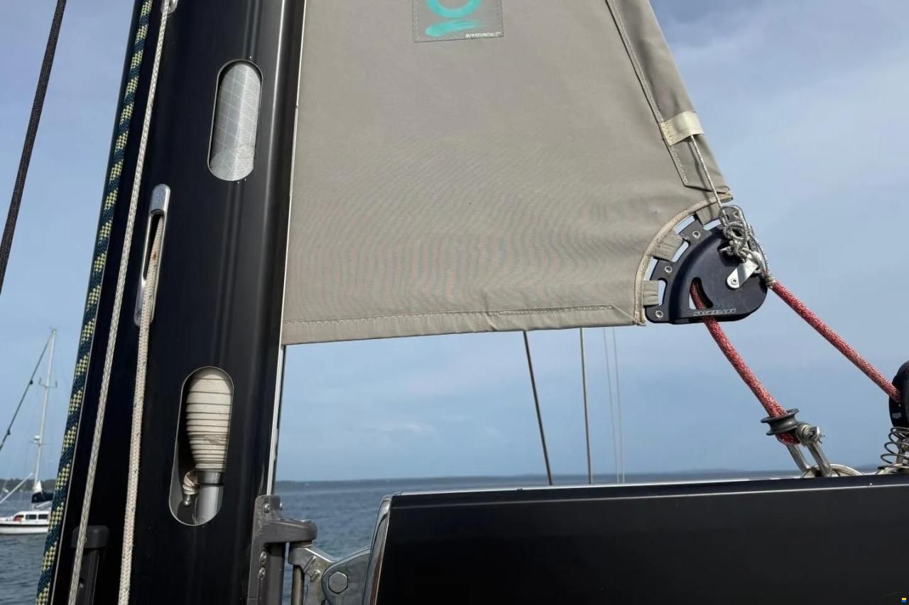 Hanse 548