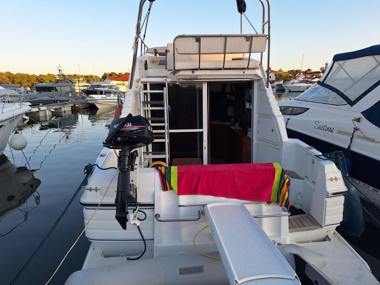 Sealine Fly 305