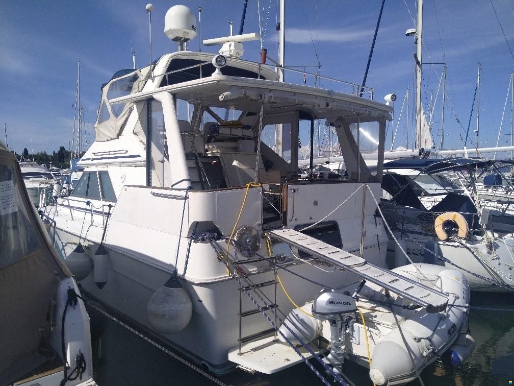 Sea Ray 38 AC