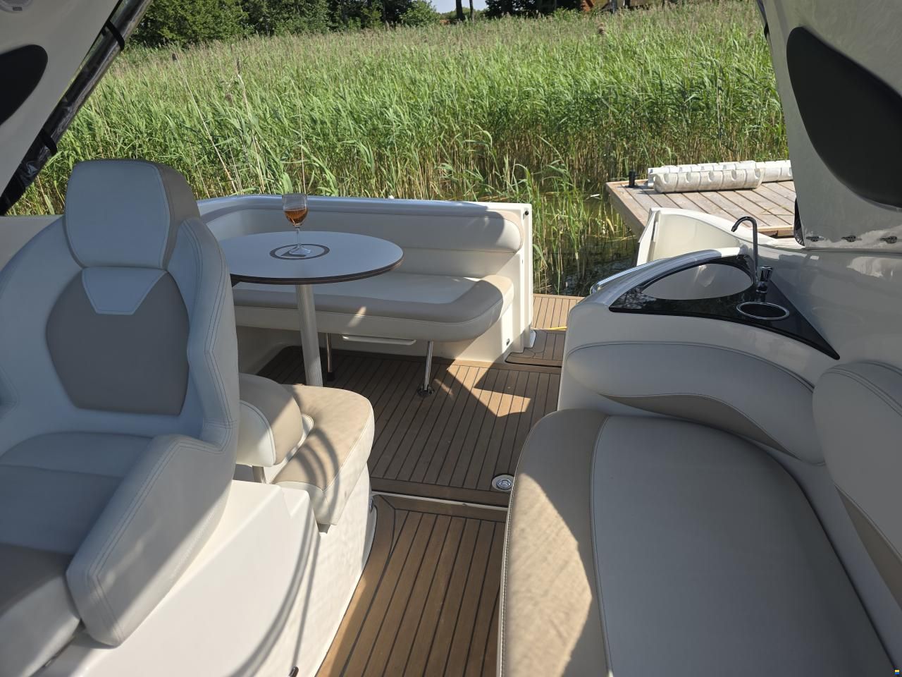 Maxum 2700 SCR