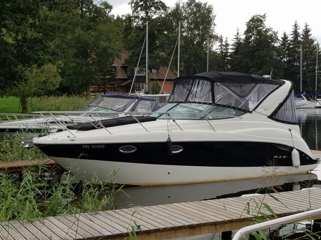 Maxum 2700 SCR