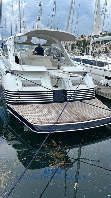 Pershing 39