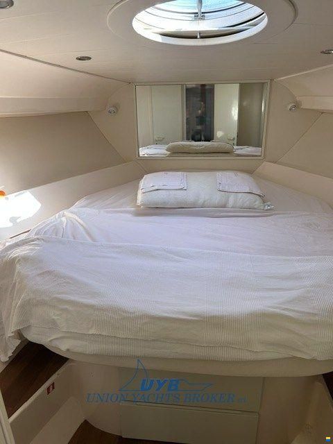 Pershing 39