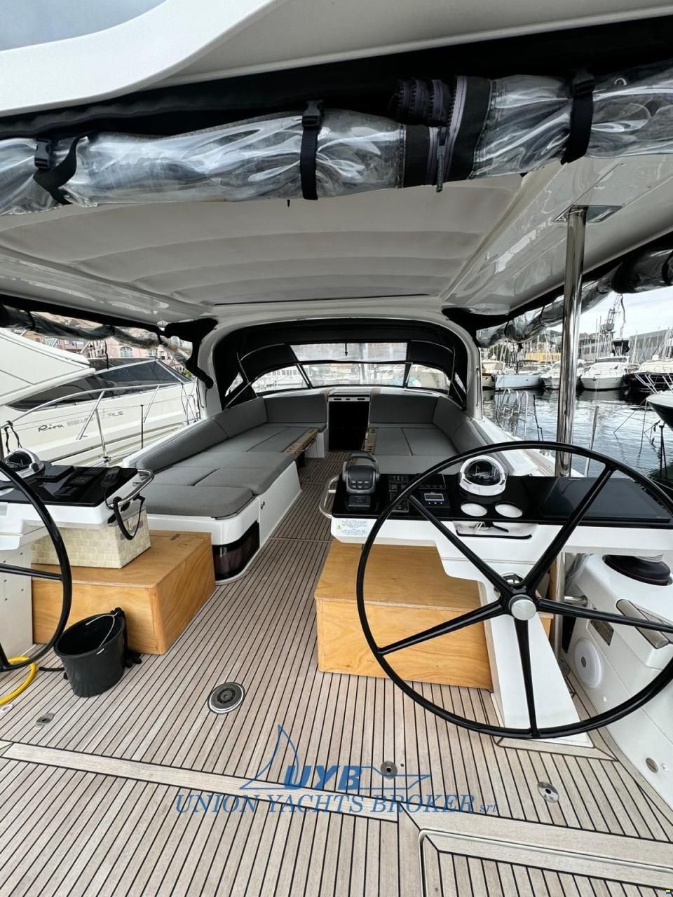 Jeanneau 65