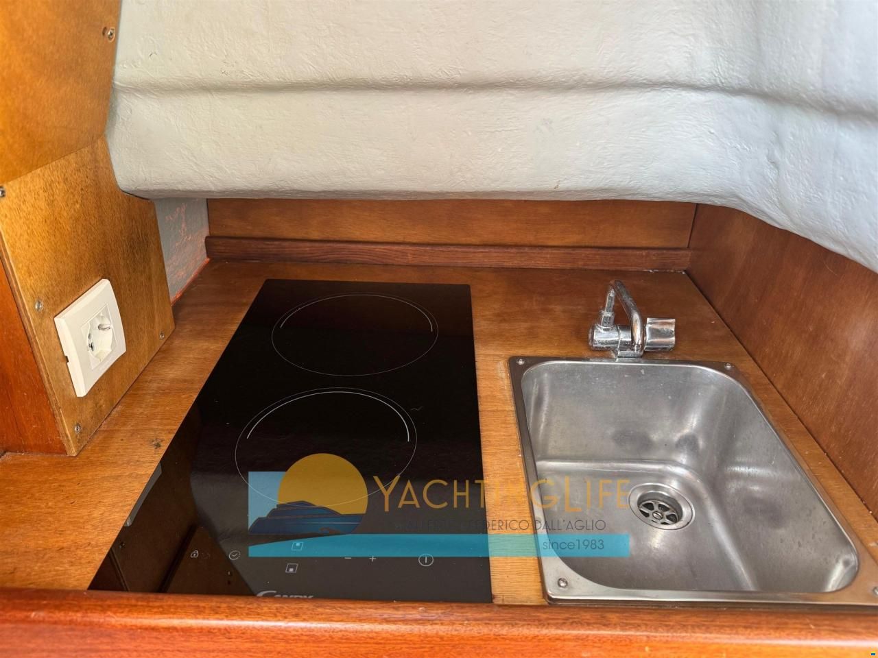 Sciallino 23' Semi Cabin