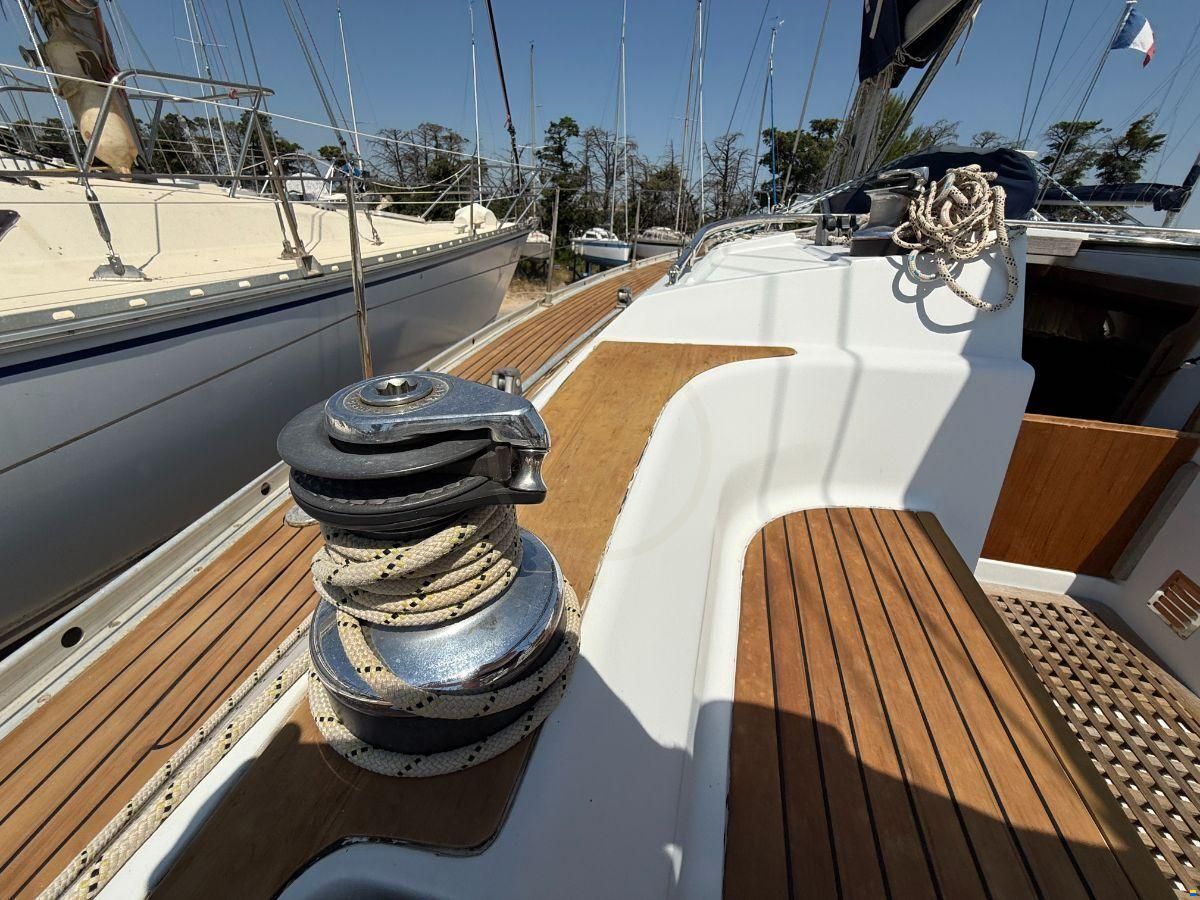 GRAND SOLEIL 37