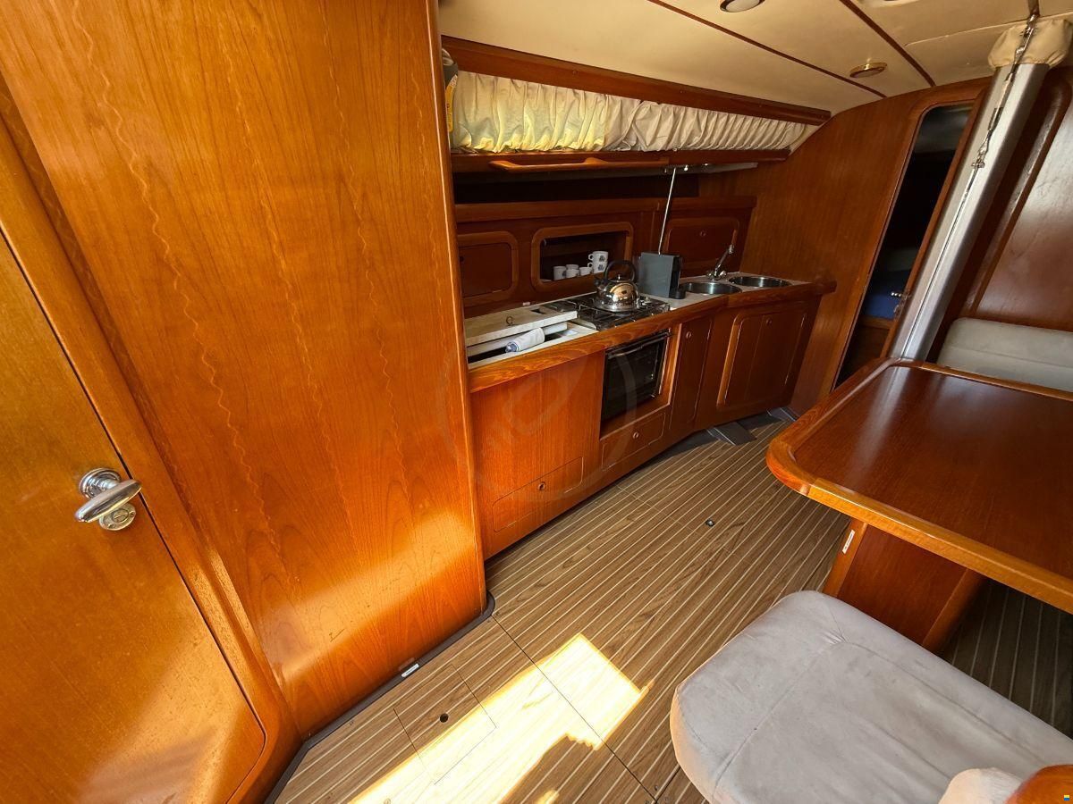 GRAND SOLEIL 37