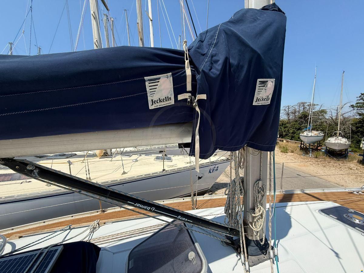GRAND SOLEIL 37