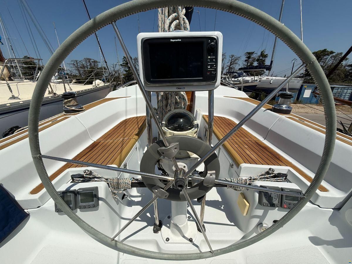 GRAND SOLEIL 37