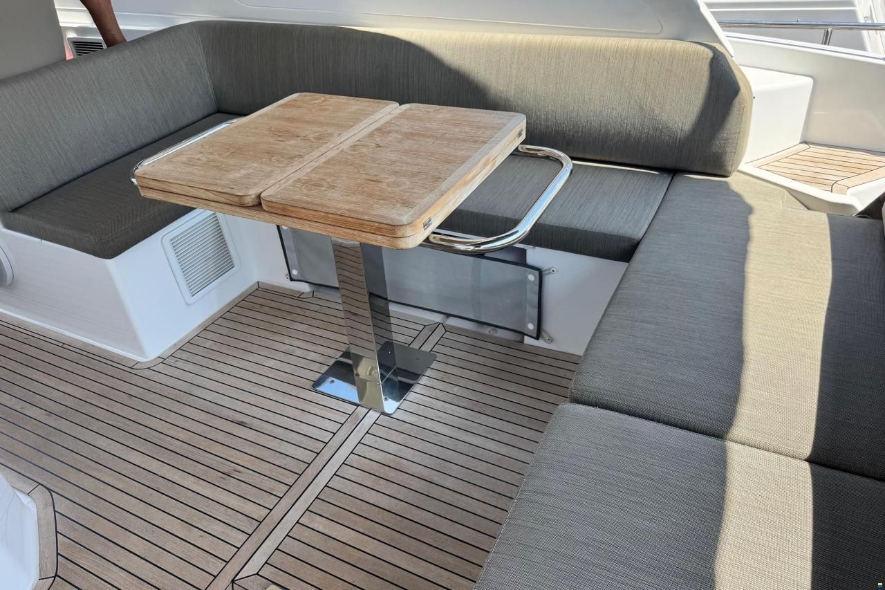 Azimut Atlantis 43