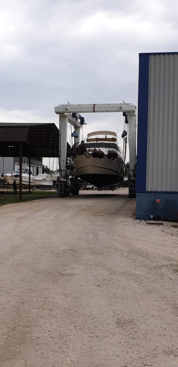 Fairline Squadron 62