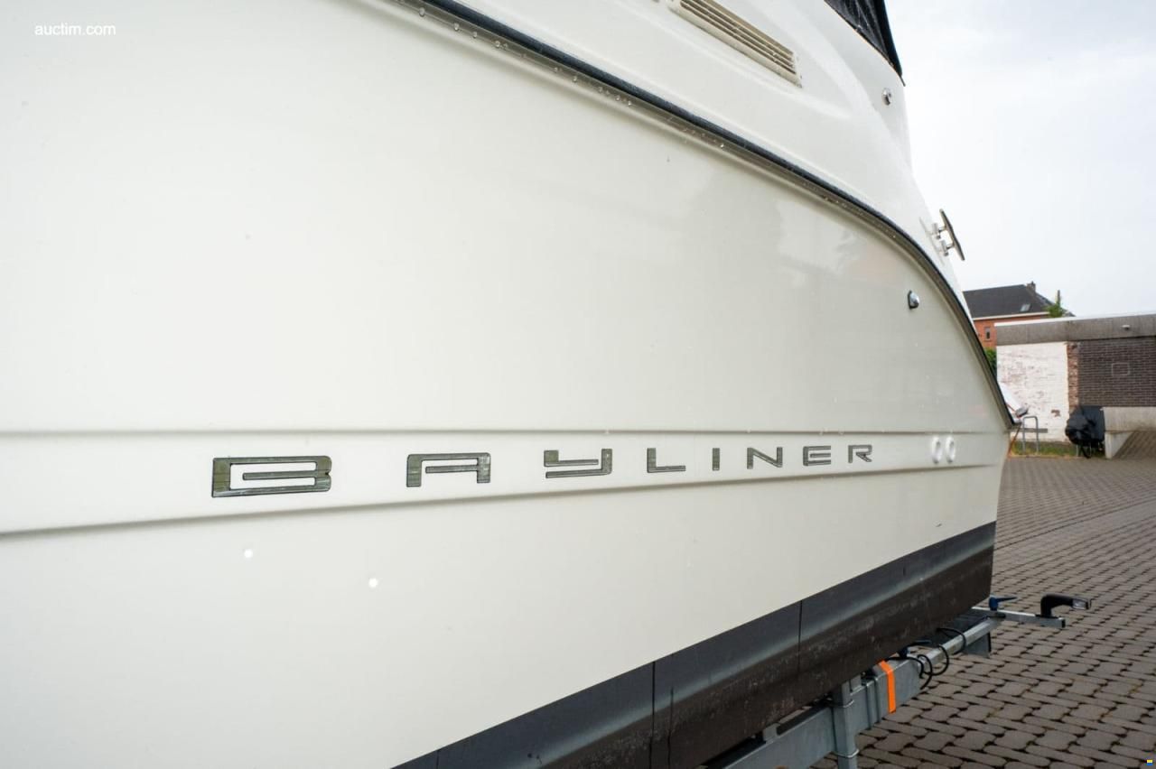 Bayliner 275