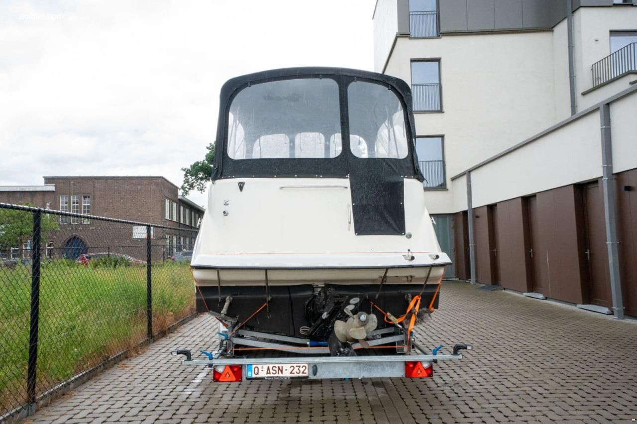 Bayliner 275
