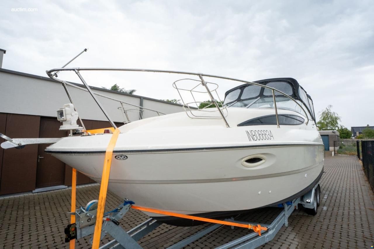 Bayliner 275
