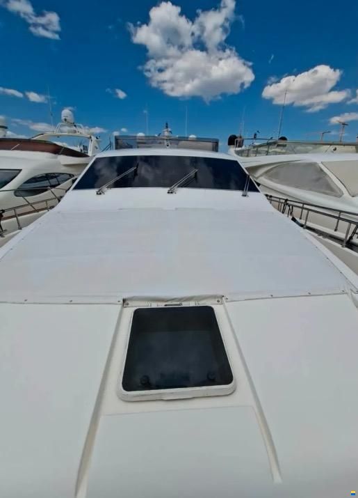 Ferretti 761