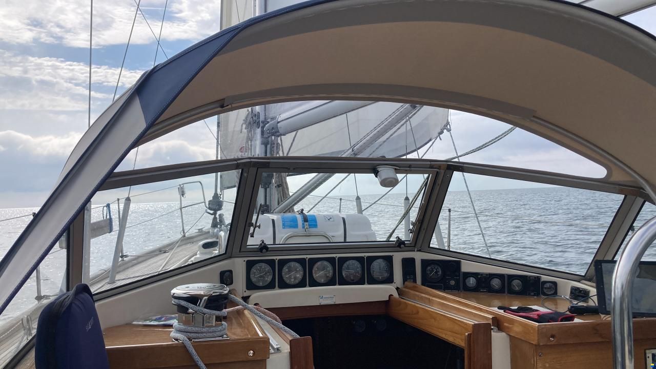 Hallberg-Rassy 352