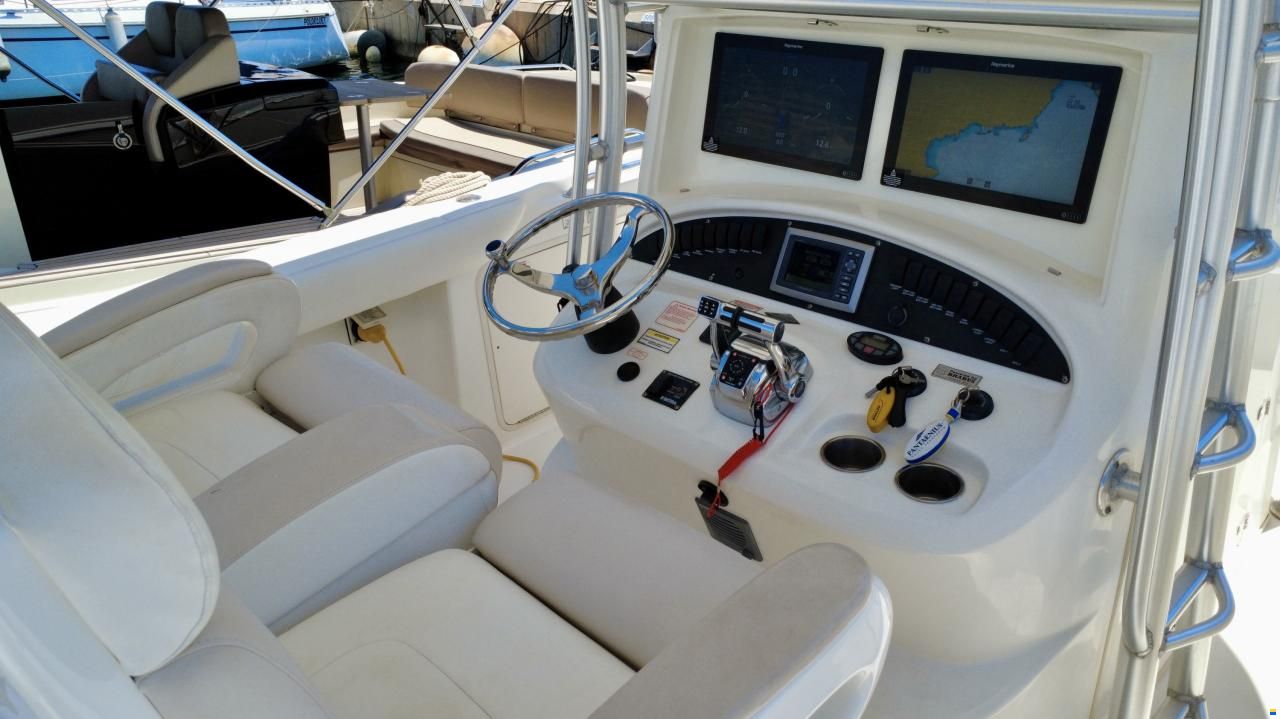 Boston Whaler 320 Outrage