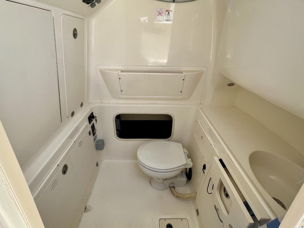 Boston Whaler 320 Outrage