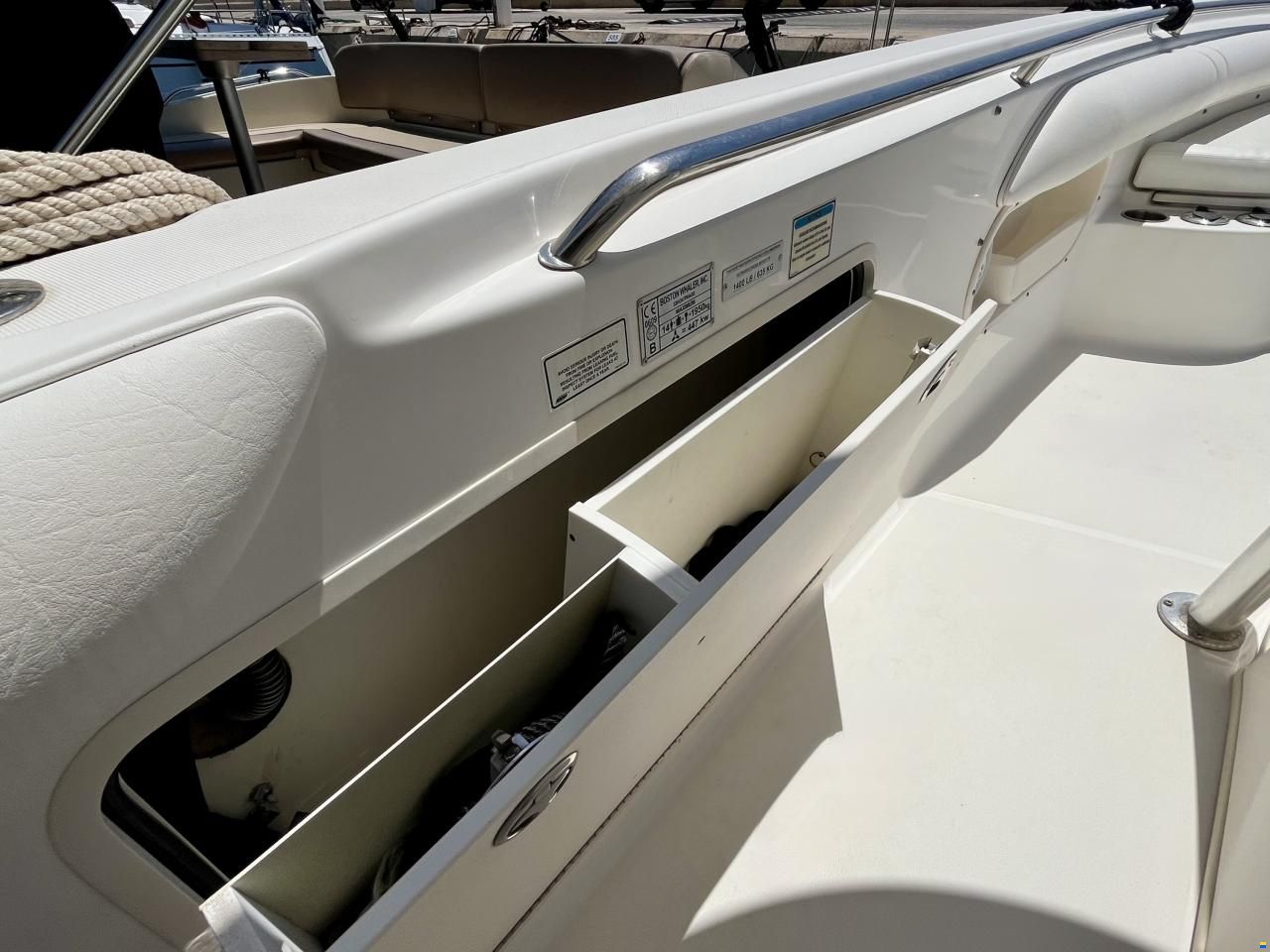 Boston Whaler 320 Outrage