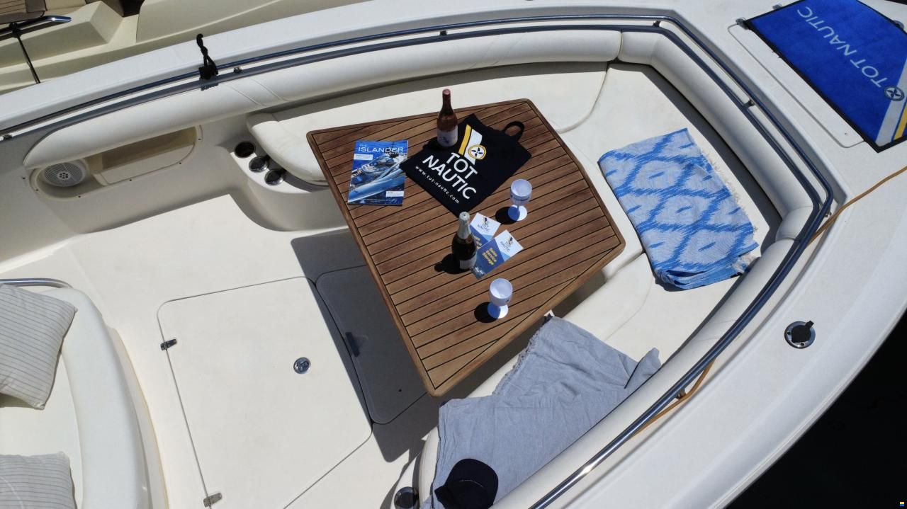 Boston Whaler 320 Outrage