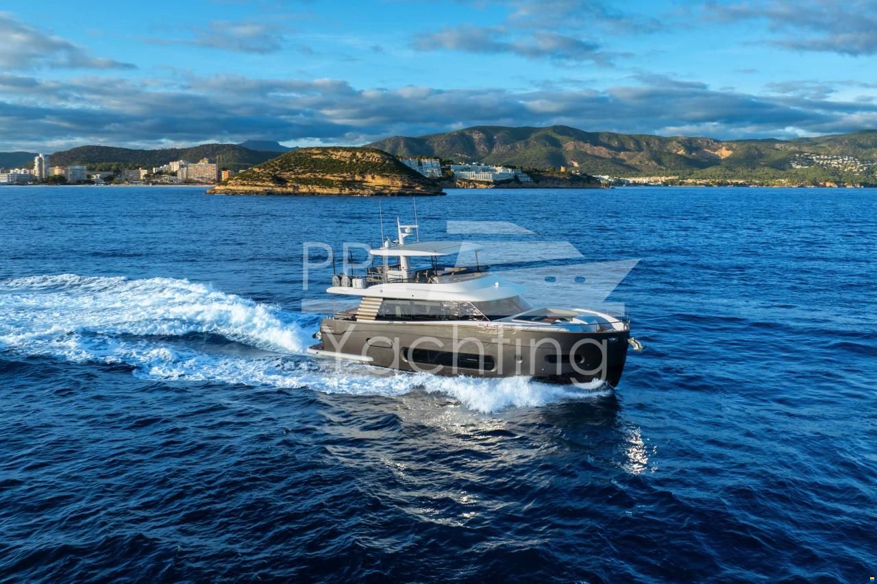Azimut Magellano 66