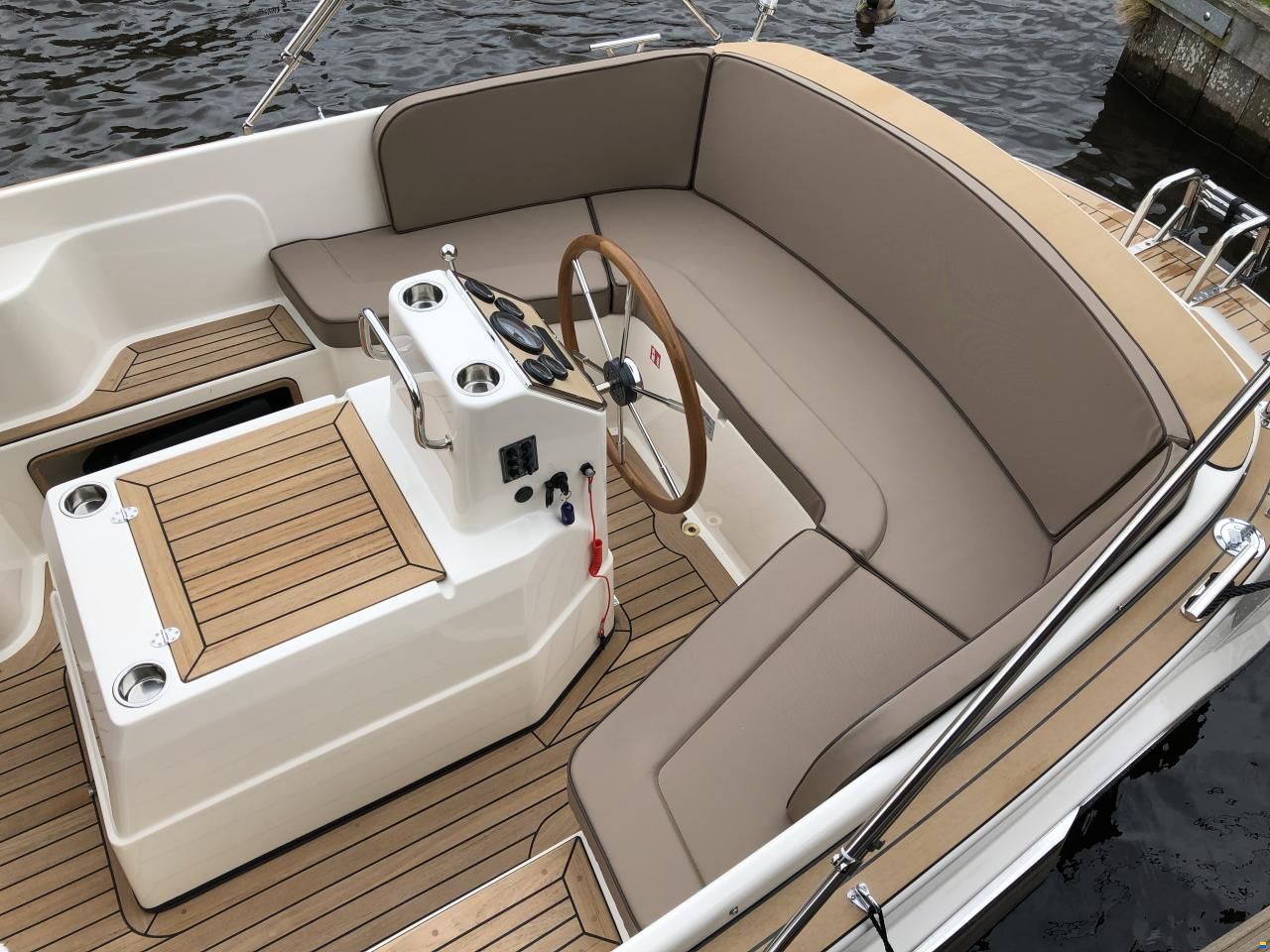 Interboat Intender 640