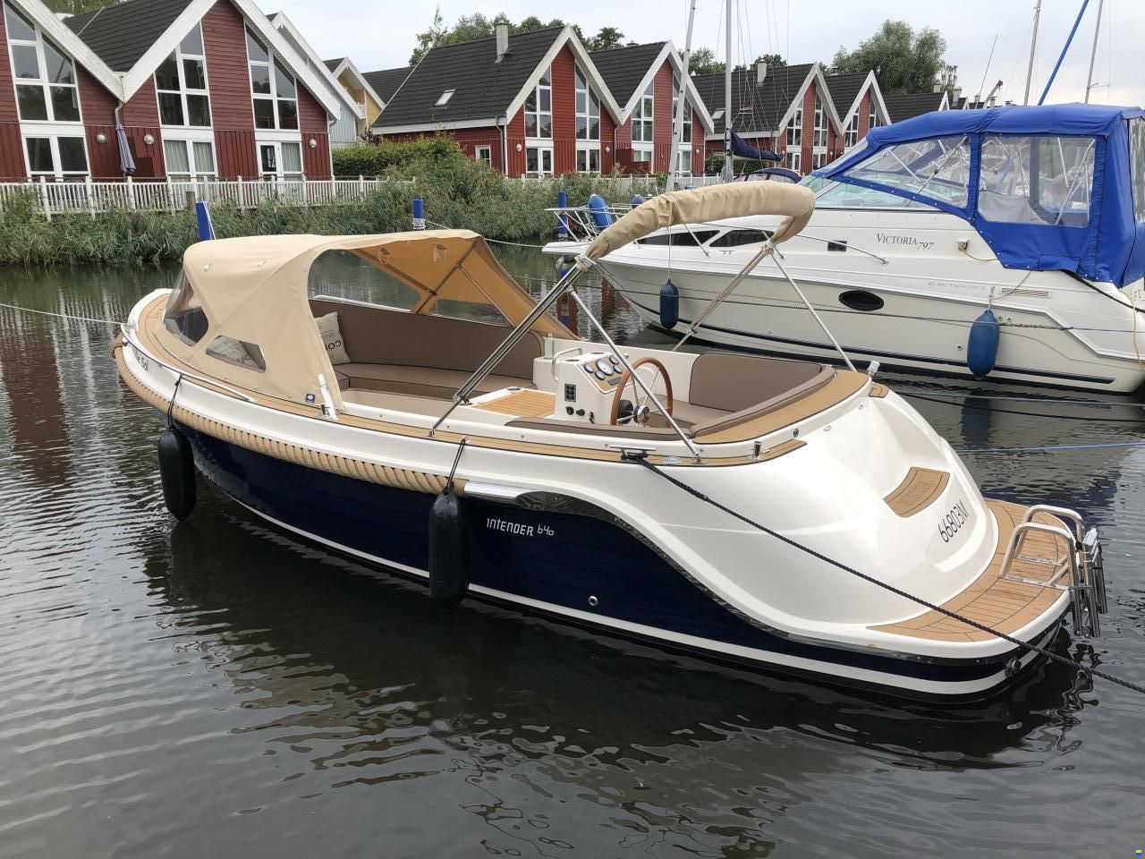 Interboat Intender 640