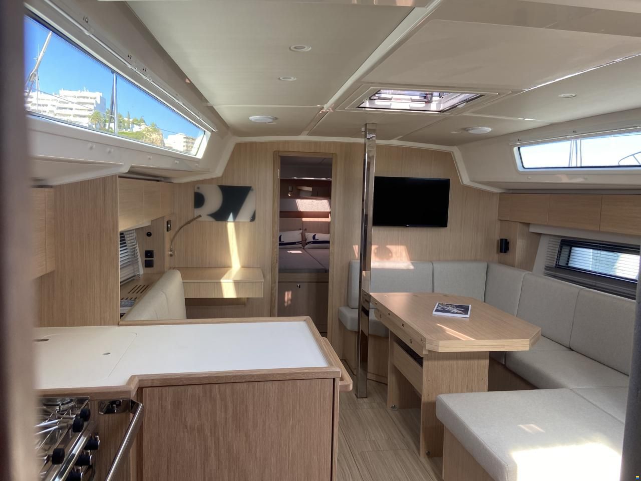 Bavaria C 42