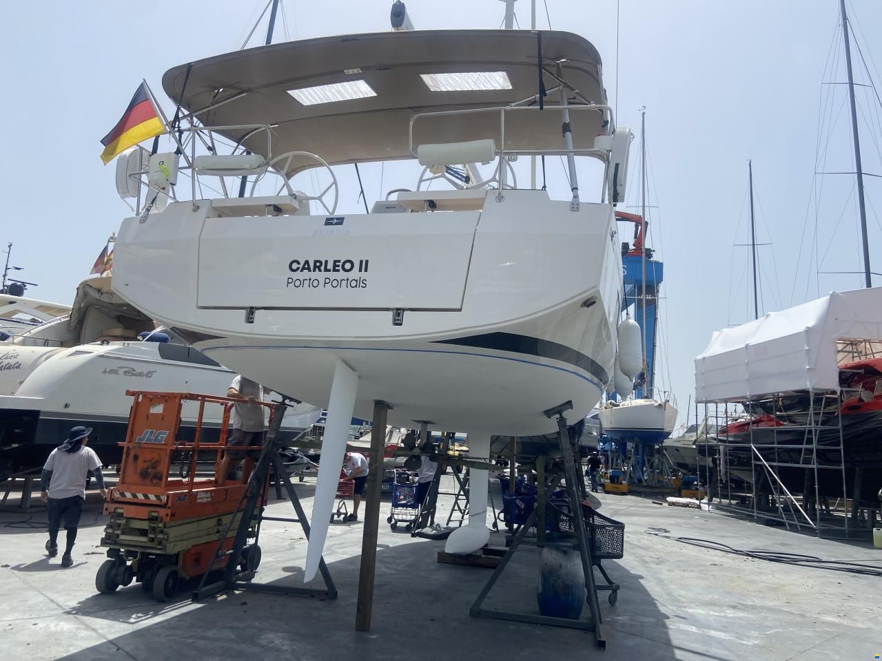 Bavaria C 42