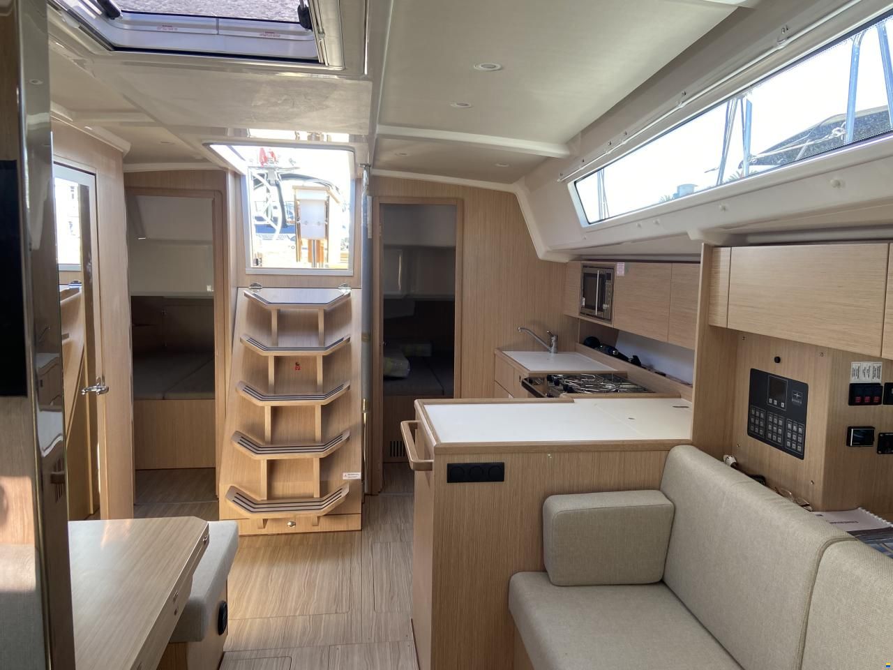 Bavaria C 42