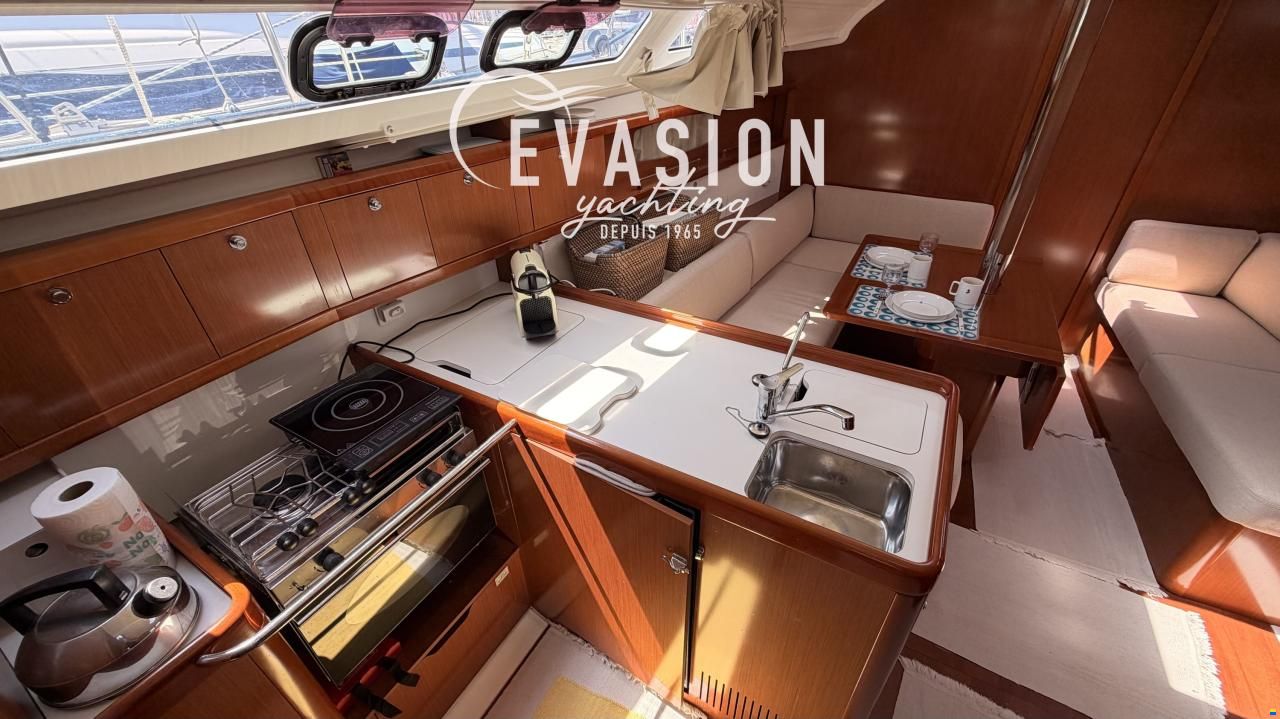Beneteau OCEANIS 37