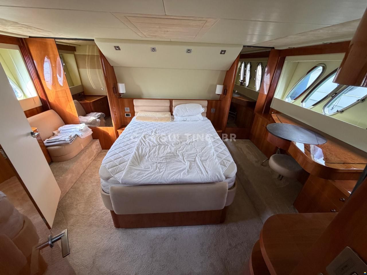 Sealine T60