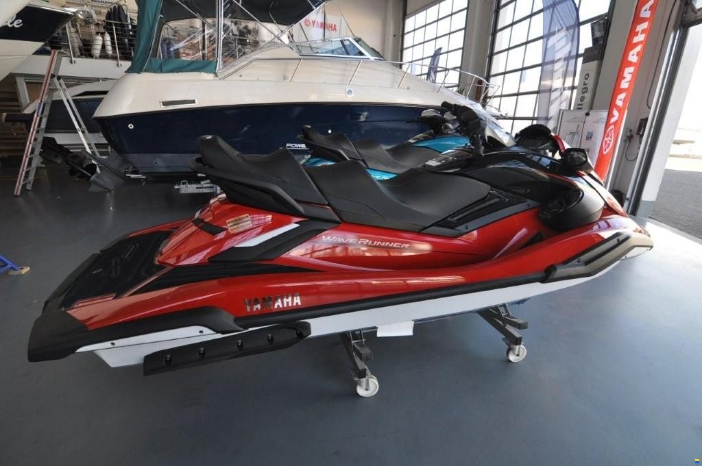 Yamaha WaveRunner FX Cruiser HO mit Audio