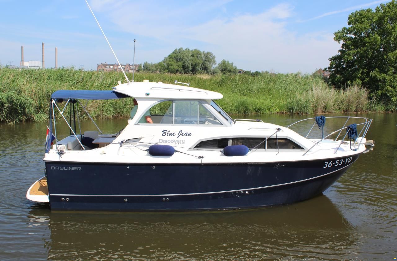 Bayliner Discovery 246