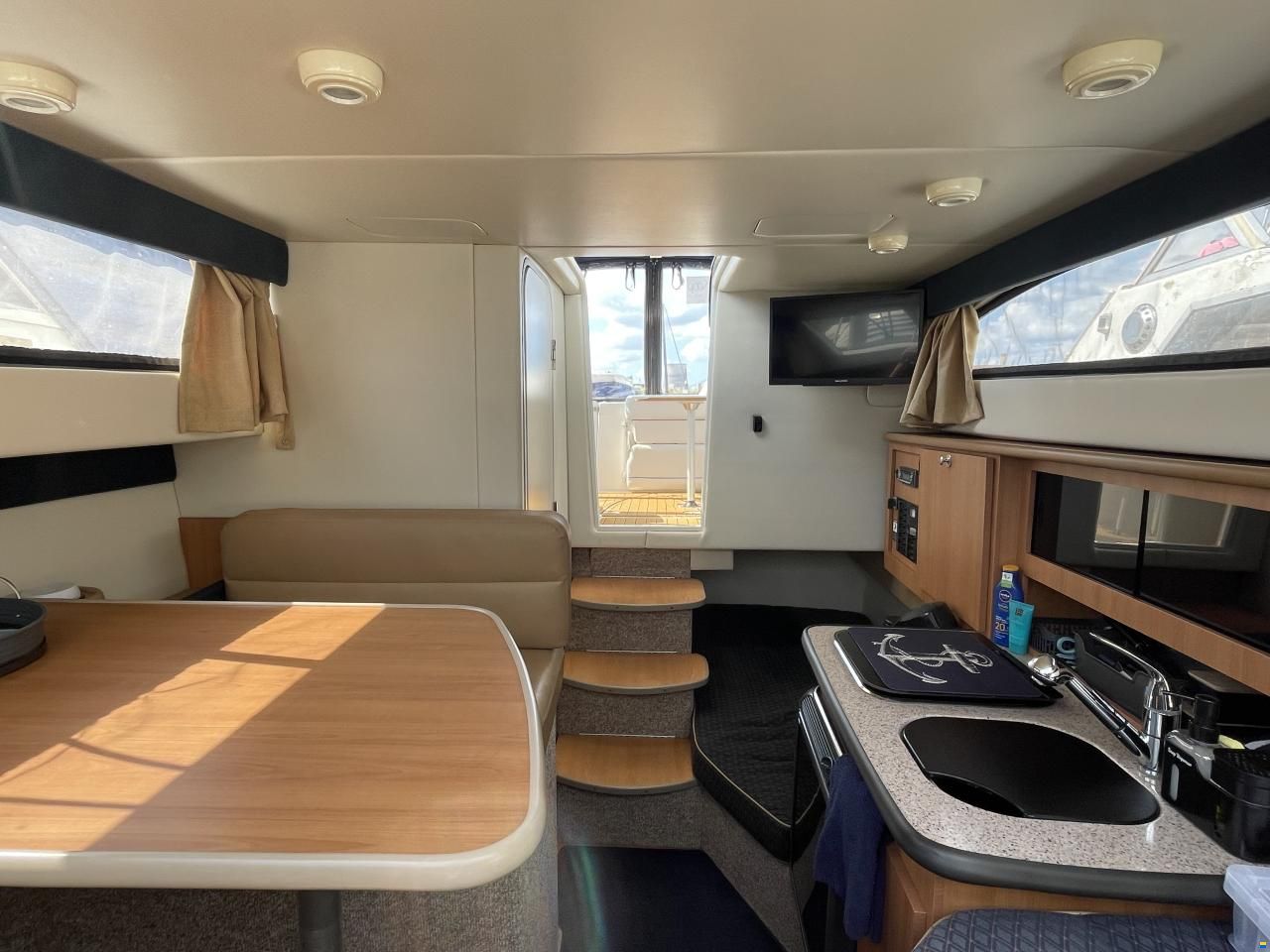 Bayliner Discovery 246
