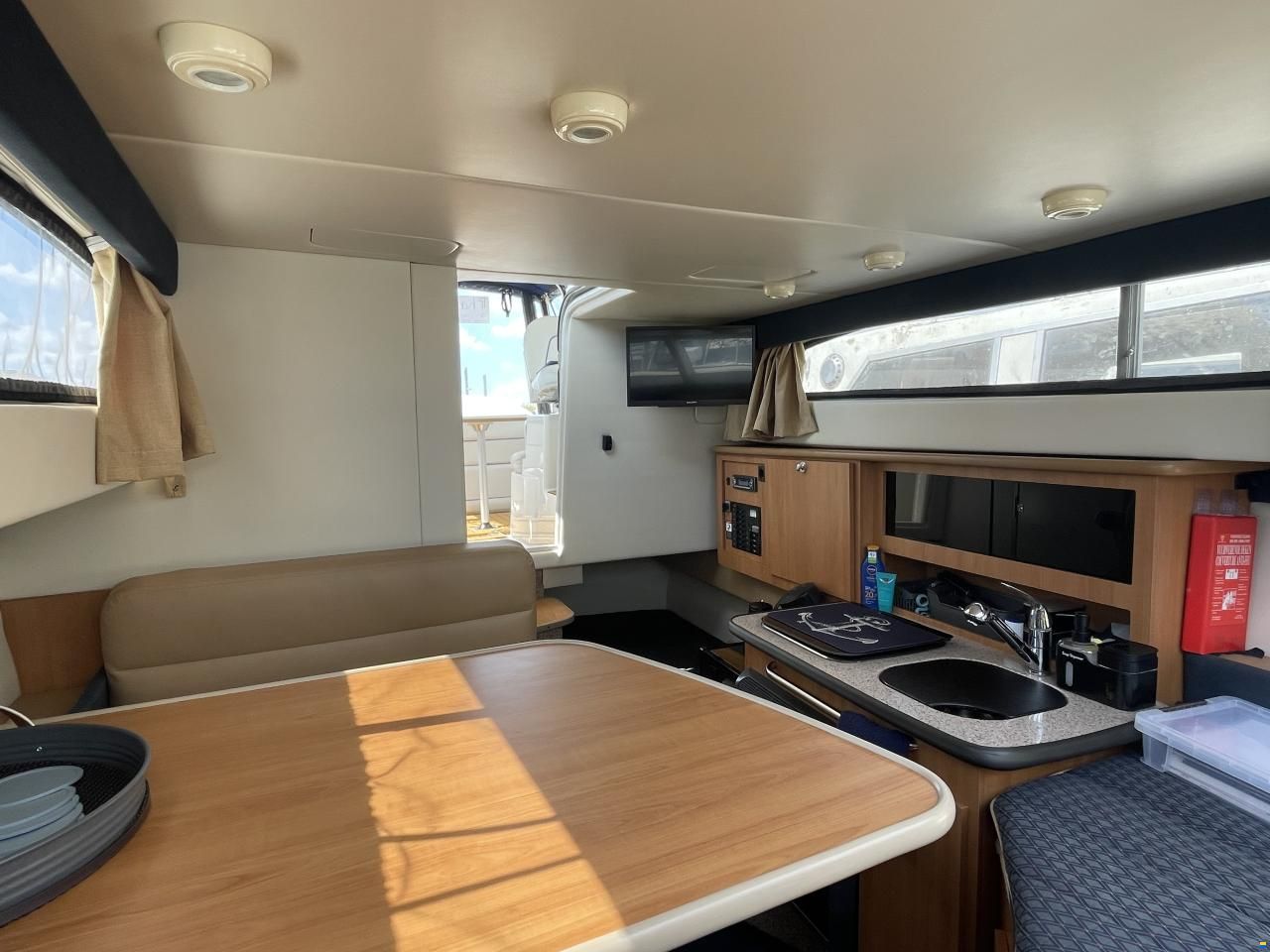Bayliner Discovery 246