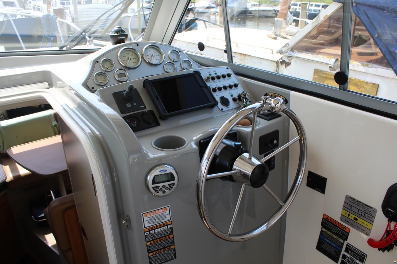 Bayliner Discovery 246