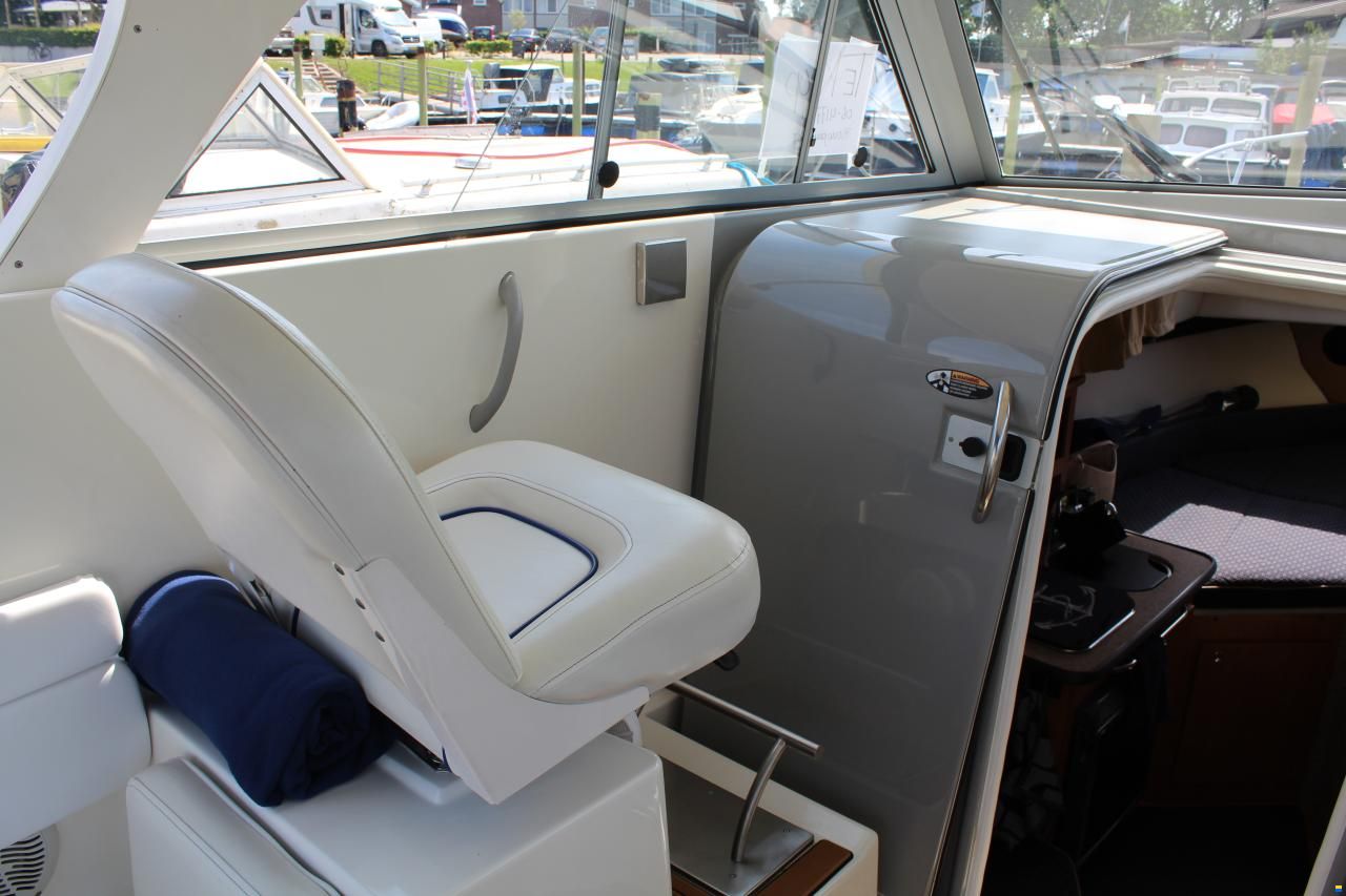 Bayliner Discovery 246
