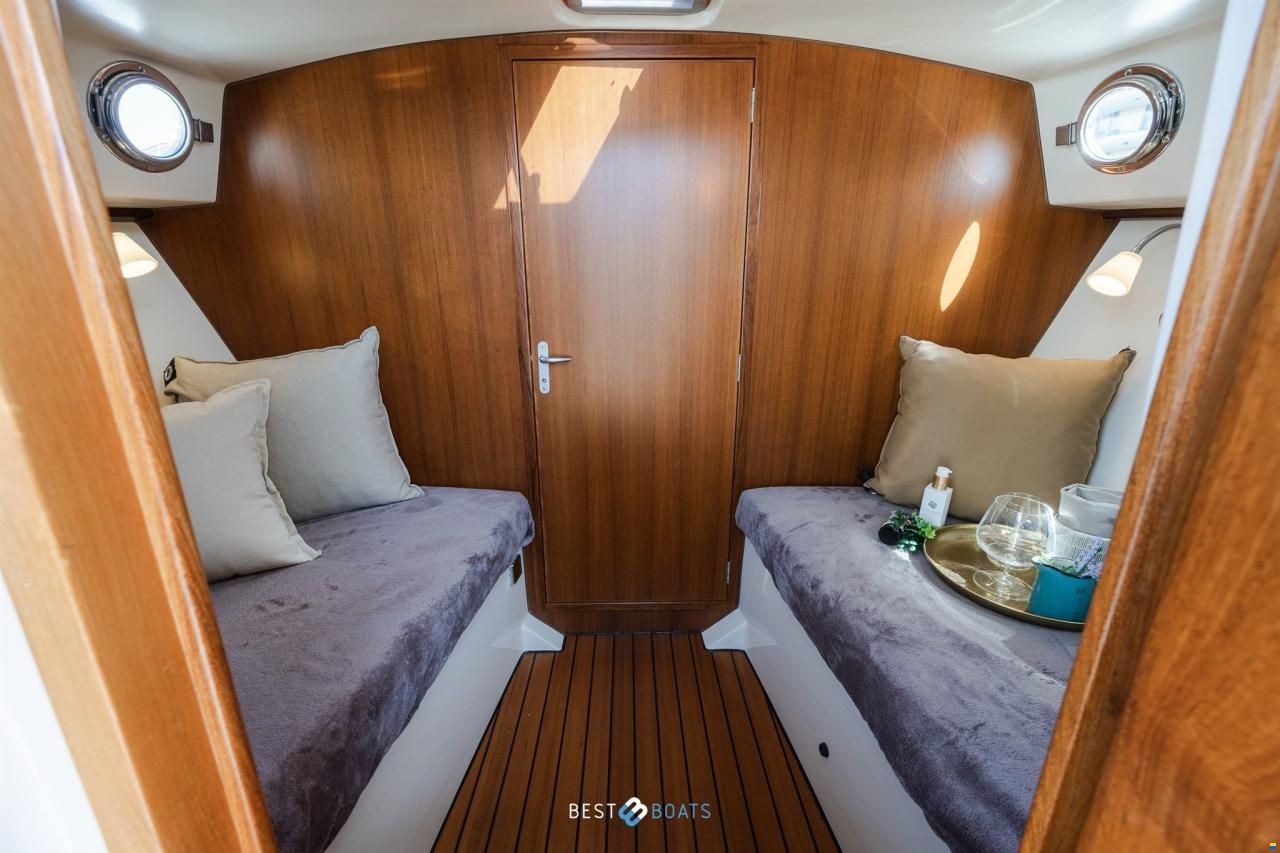 Interboat DE Intercruiser 27 Cabin